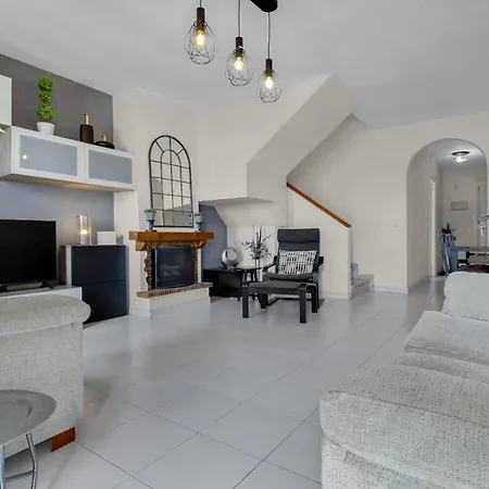 Capitulaciones 15 By Ivi Real Estate トレモリノス
